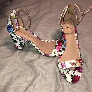 Steven Madden Floral Chunky Heel — Never Worn